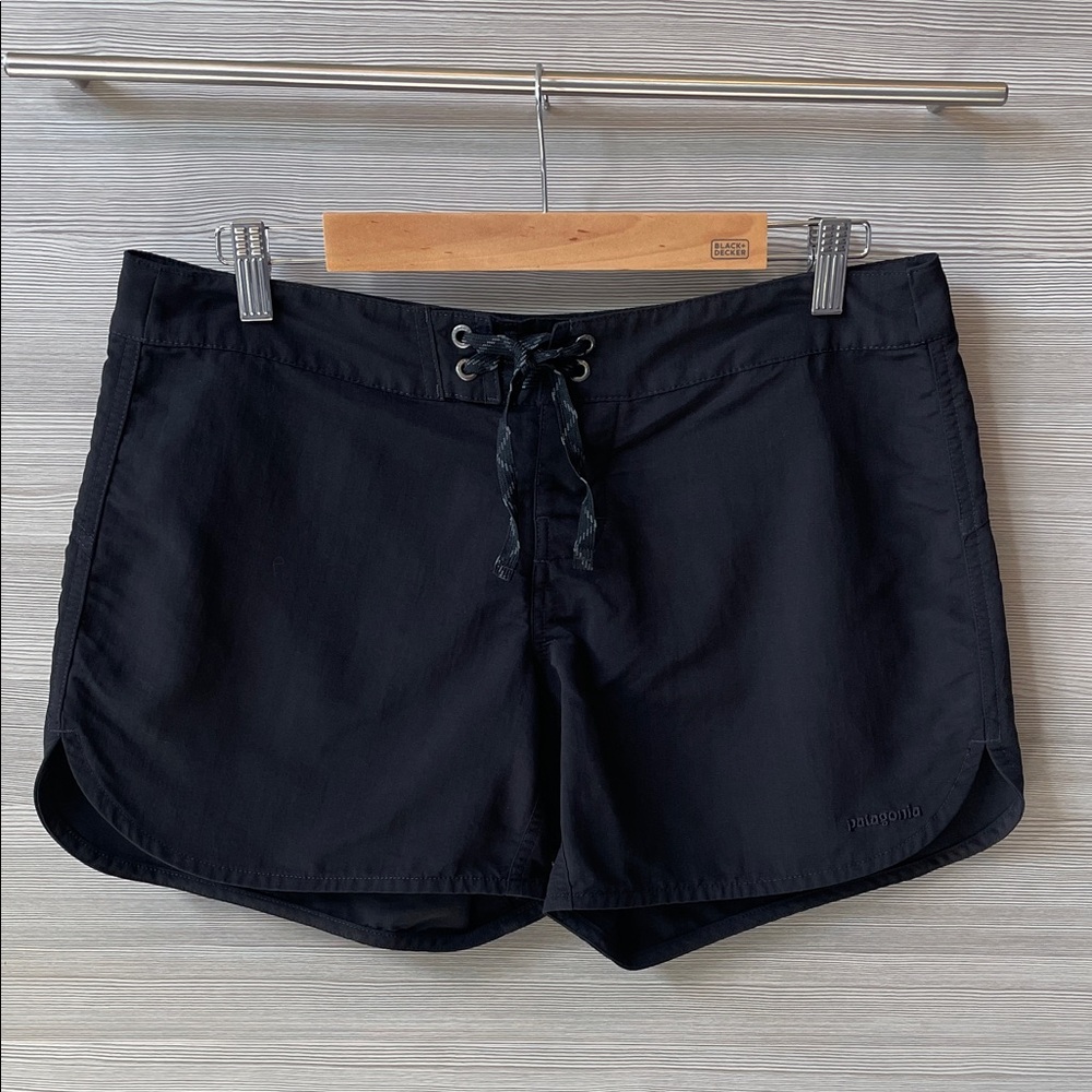 Patagonia Black Board Shorts 5” Size 8
